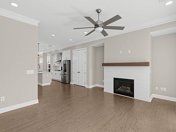 3rd image of 1589 Aldworth Pl SE