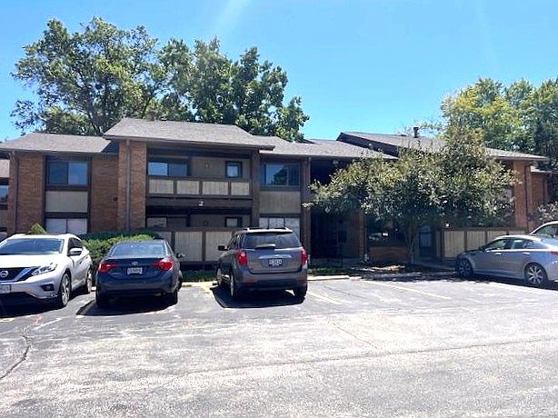 1 assigned parking space plus visitor parking