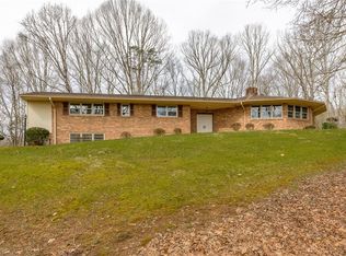 3920 River Ridge Rd, Pfafftown, NC 27040