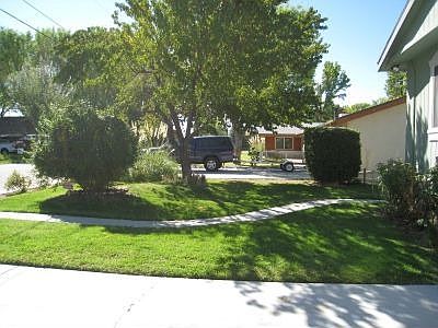 Front yard w/ pathway