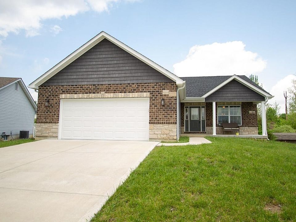 1st image of 218 Cuivre Creek Dr