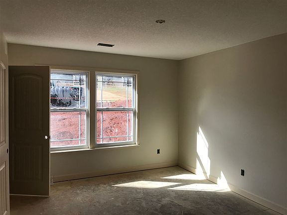 5th image of 459 Silver Thorne Dr Lot 17