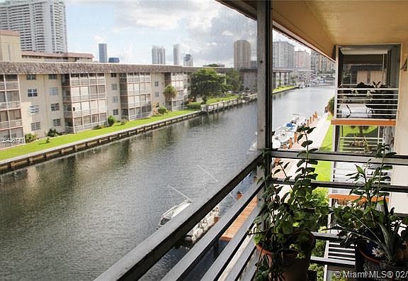 2nd image of 3551 NE 169th St APT 405