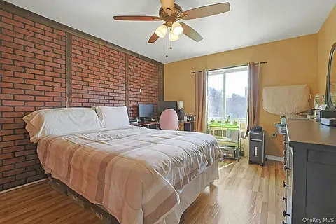 1988 Powell Ave #1 — Photo 6