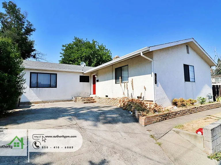 1830 Rosaline Ave — Photo 1