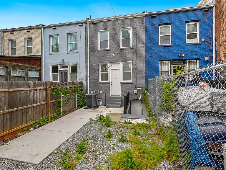 1721 L St NE — Photo 28