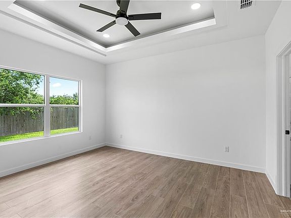 5th image of 3709 E Diamondhead Ave