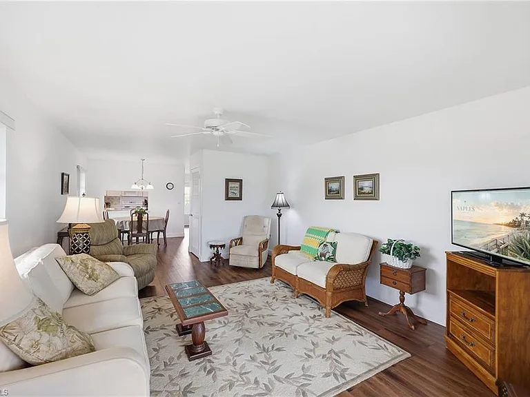 315 Saint Andrews Blvd #D38 — Photo 5