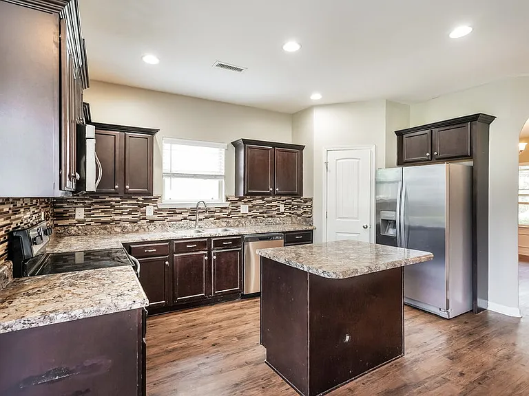 8005 Lakota Ct — Photo 7