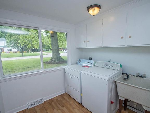 3rd image of 20745 Brandywine Dr