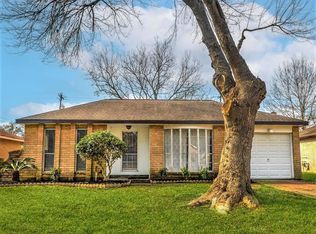 306 Avondale Ln, Friendswood, TX 77546