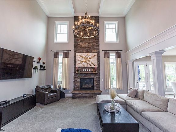 3rd image of 7003 Linden Ln
