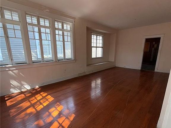 4th image of 1920 Audubon St