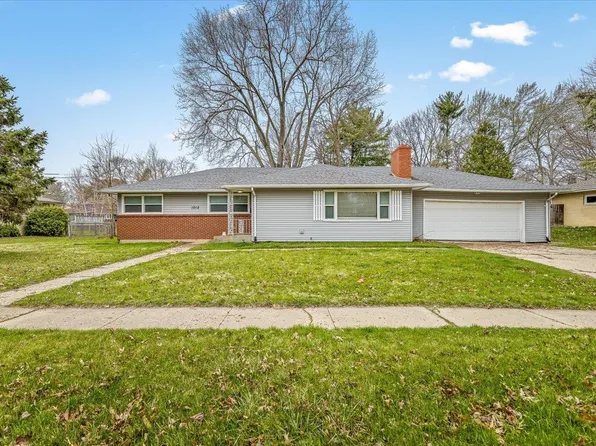 1012 Chelsea Ave, Rockford, IL 61107