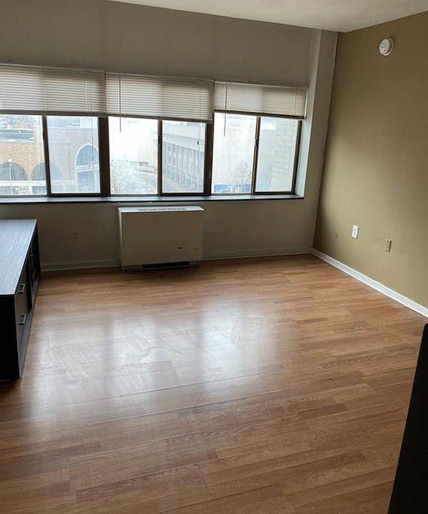 2nd image of 35 Chestnut St APT 604