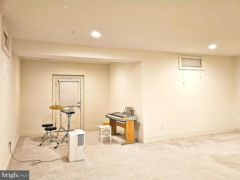 3332 Burton Dr — Photo 53