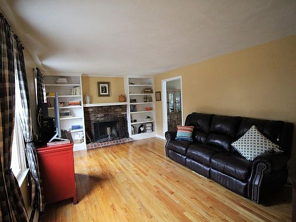4th image of 118 Fernwood Dr
