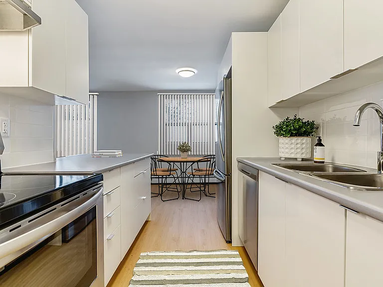 485 Castlegrove Blvd — Photo 1