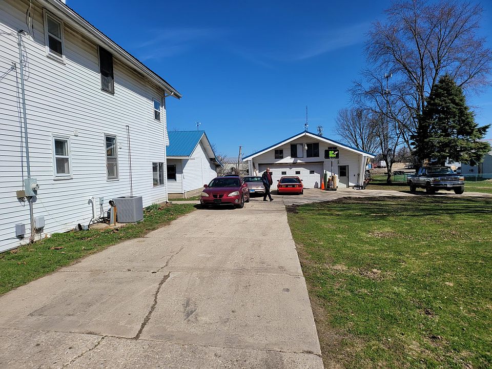 208 N Latham St Sandwich, IL, 60548 Apartments for Rent Zillow