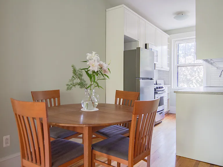 36 Linnaean St #12 — Photo 4