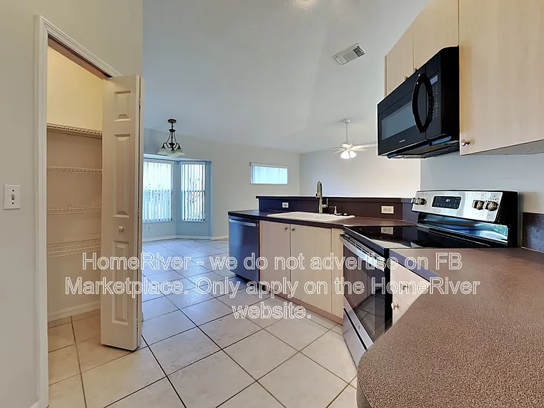 5112 NW Ever Rd — Photo 3