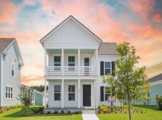 689 Blueway Ave, Summerville, SC 29486