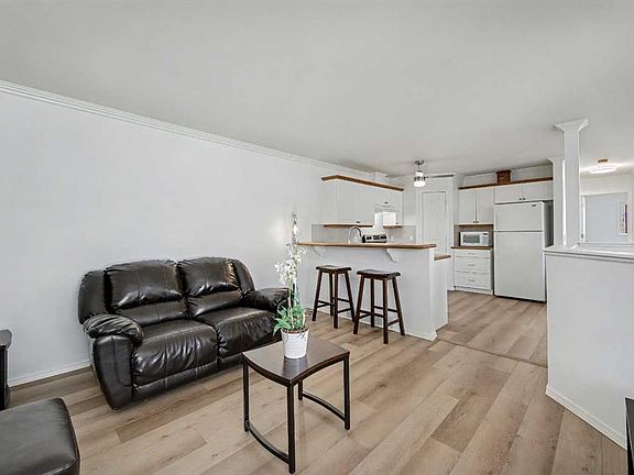 5th image of 1409 E Strathcona Way