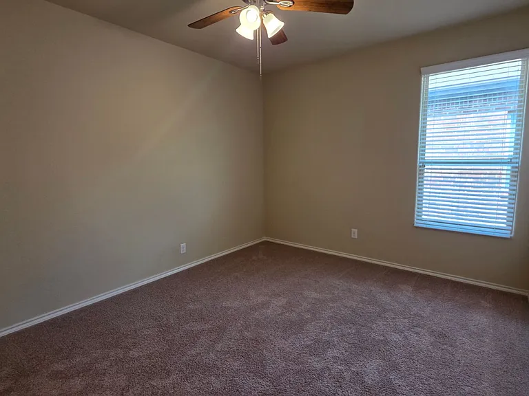 1912 Potrillo Ln — Photo 26