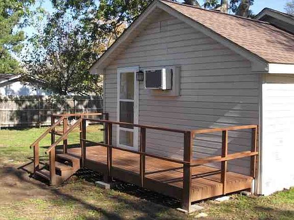 2nd image of 106 Hollywood Dr