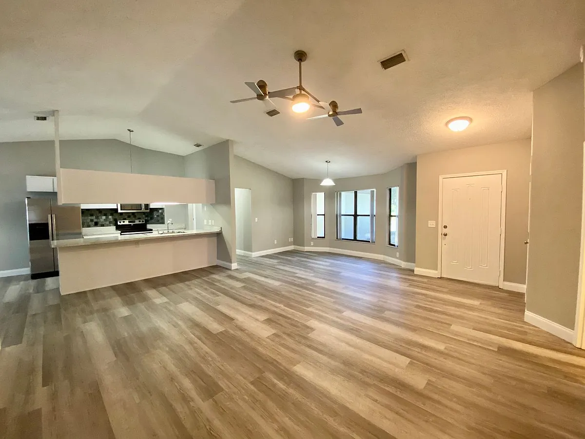 Building Photo - 4075 S Ivanhoe Ter