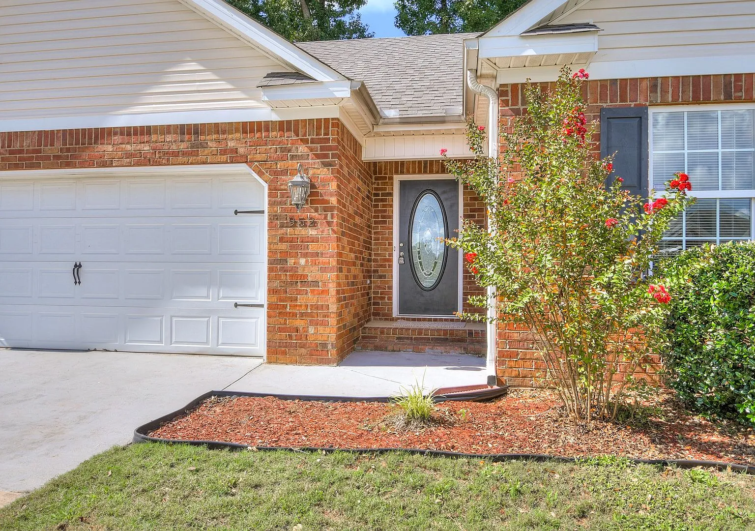 Updated 3 Bedroom 2 Bath — Photo 3