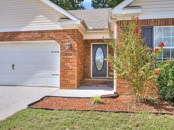 3rd image of 952 Arbor Springs Cir