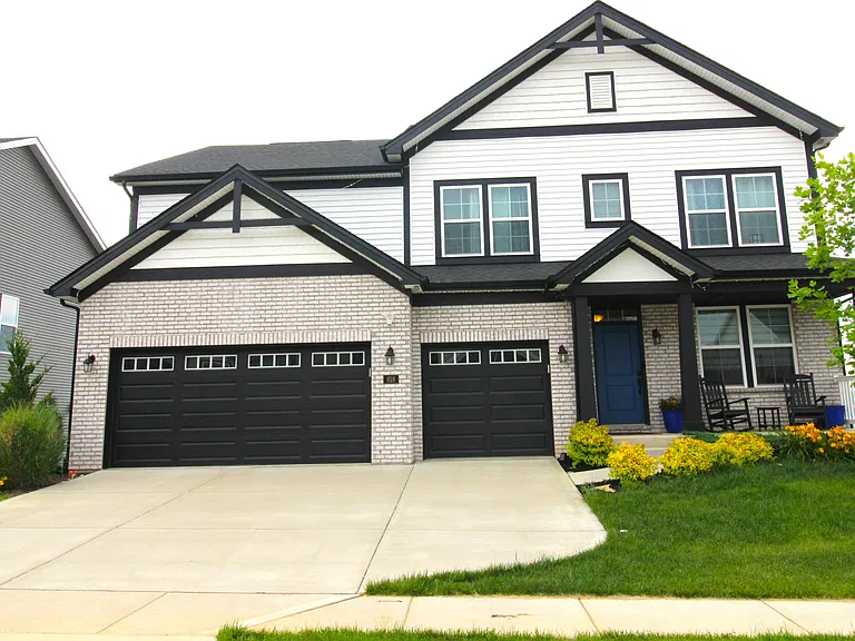 818 Memsie Dr — Photo 1