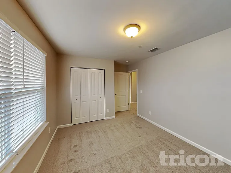 1348 Creekside Dr — Photo 10