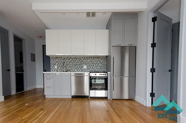 Rented by EXR | media 27