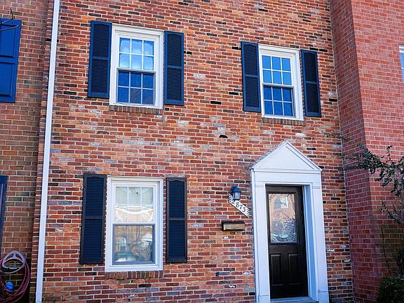 2nd image of 2873 Gloucester Ct