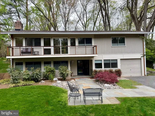 8213 Stone Trail Dr, Bethesda, MD 20817