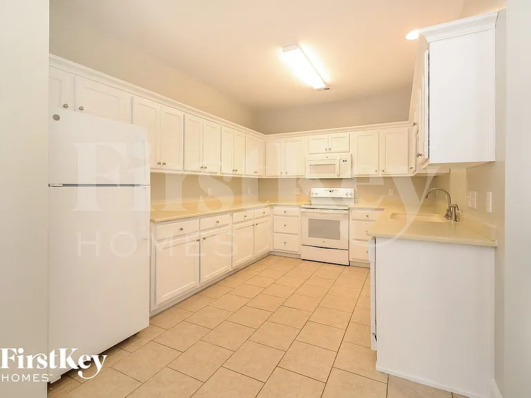 4345 Canterbury St — Photo 7