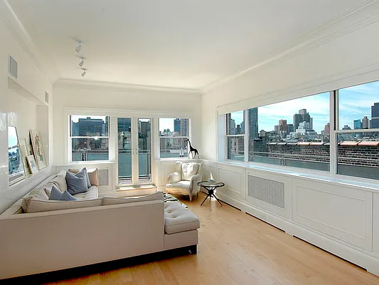 Rented by Sotheby's International Realty | media 21