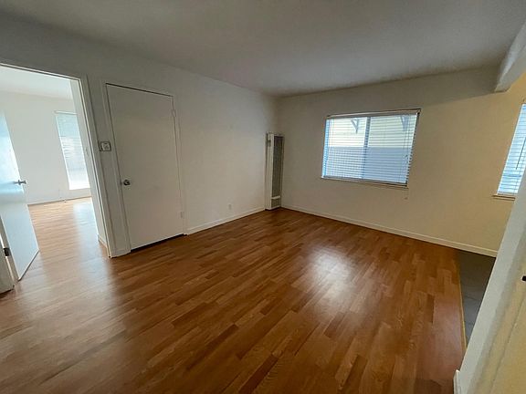 4th image of 121 Broderick St APT 1