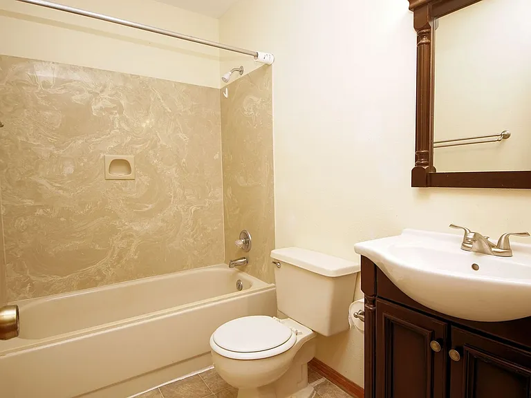 561 Bayshore Dr — Photo 30