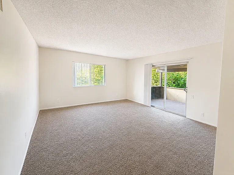 Cliff Dr — Photo 5