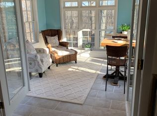 28 Stowe Ct, Hamden, CT 06514