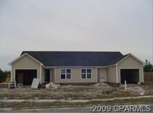 1216 Price Dr #B, Greenville, NC 27834
