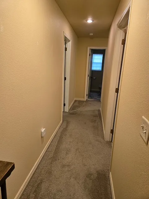3 bed, 2.5 bath, 1600 sqft, $1,700 — Photo 2