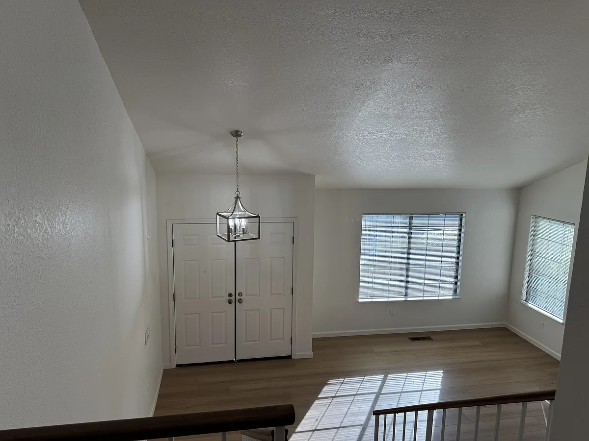 Building Photo - 172 Captains Ct