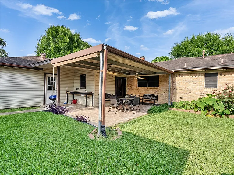 4002 Thistledown Dr — Photo 36
