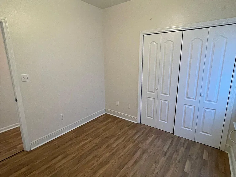 904 N Davis Hwy — Photo 11