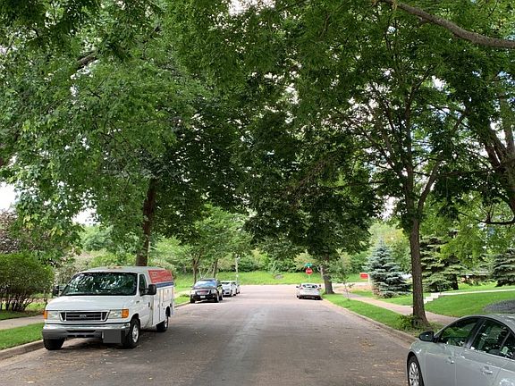 5th image of 515 36 1/2 Ave NE