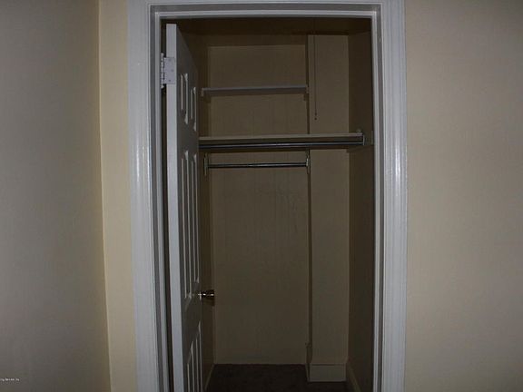 3rd image of 528 W Caswell Ave